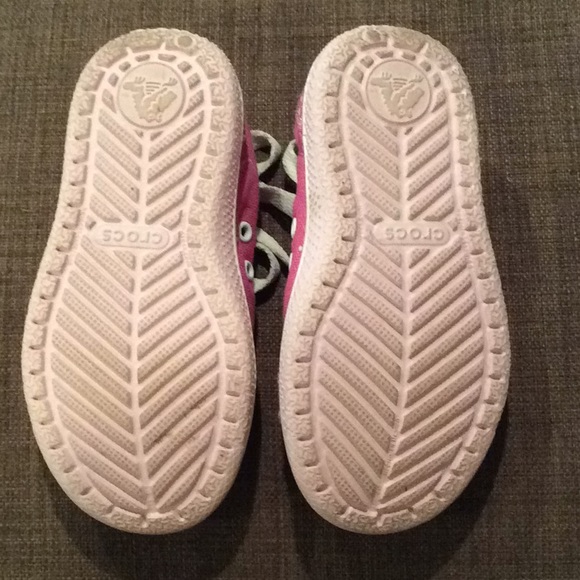 Crocs - Cute Girl’s Sneakers Sz 10 - Picture 2 of 3
